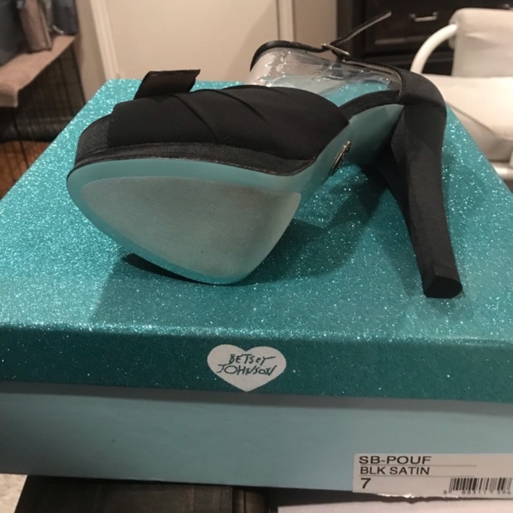 Platform heels - Picture 2 of 3